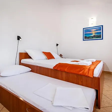 Apartments Prkacin 2 Starigrad Paklenica Exterior photo
