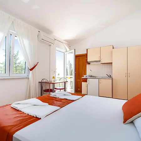 Apartments Prkacin 2 Starigrad Paklenica Exterior photo