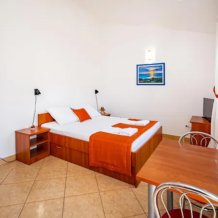 Apartments Prkacin 2 Starigrad Paklenica Exterior photo