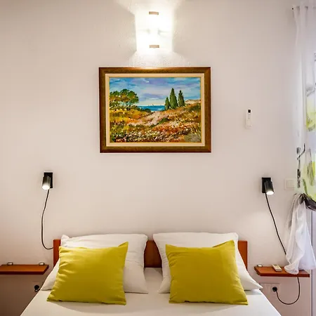 Apartments Prkacin 2 Starigrad Paklenica Exterior photo