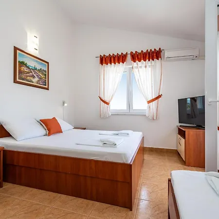 Apartments Prkacin 2 Starigrad Paklenica Exterior photo