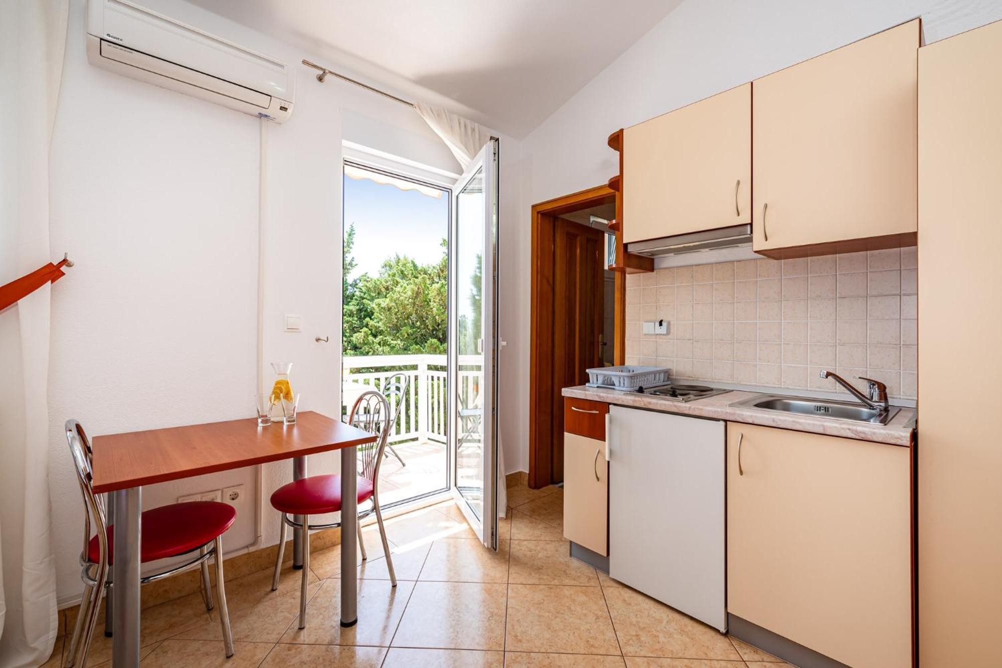 Prkacin 2 Apartment Starigrad Paklenica