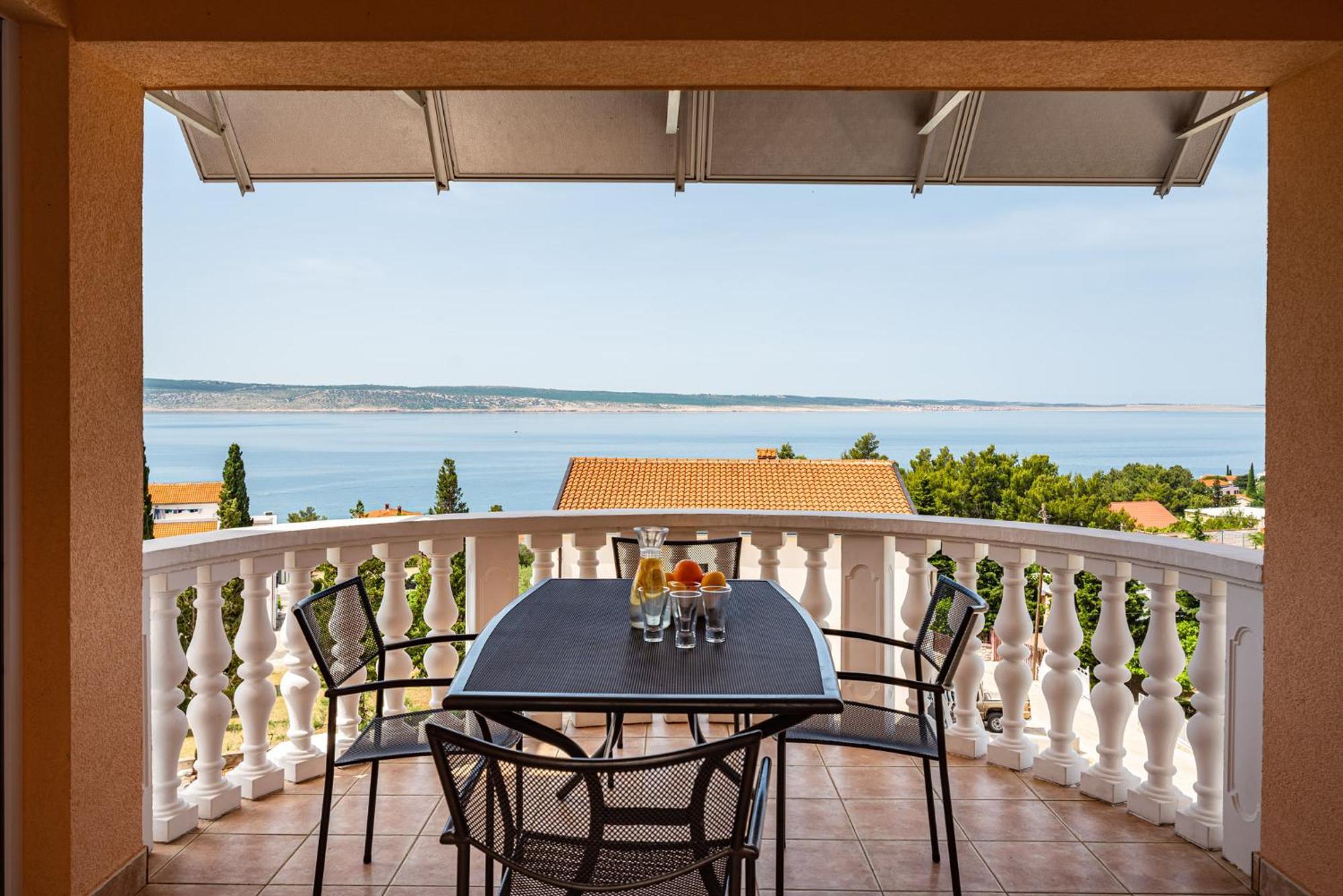 Prkacin 2 Apartment Starigrad Paklenica