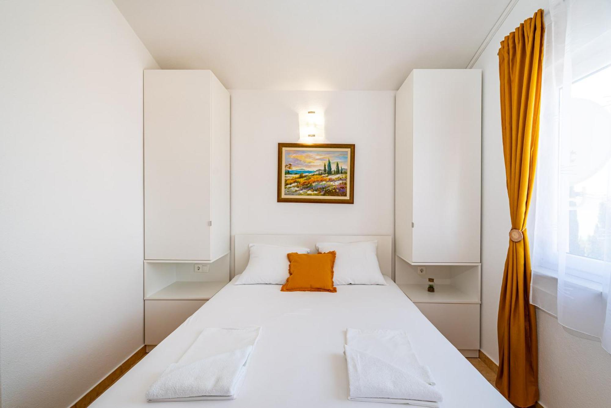 Prkacin 2 Apartment Starigrad Paklenica